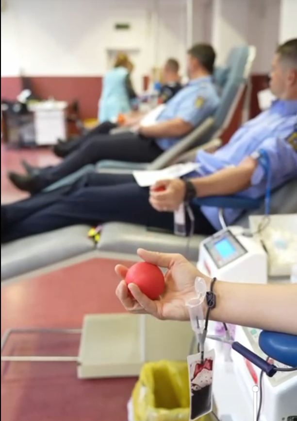 SOLIDARITATE Jandarmii sătmăreni donează sânge și sprijină comunitatea