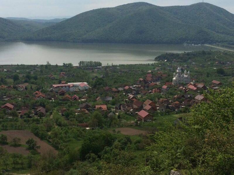 image-1774894115-ab458eb6