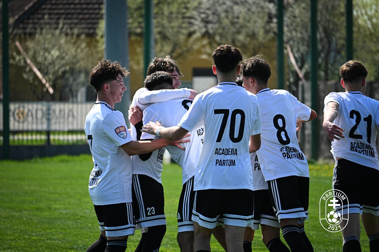 image-1775068328-37ea3728